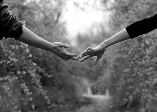 5 conseils pour garder son homme 4 couple main