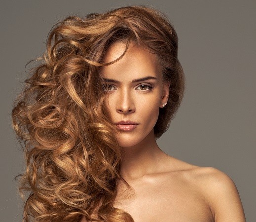 5 conseils astucieux pour bien choisir sa coloration 5 Fashion photo of blonde beauty with natural make-up