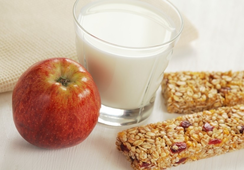 6 astuces pour avoir de l'énergie toute la journée 2 Healthy-snack_iStock_000020585703Small1