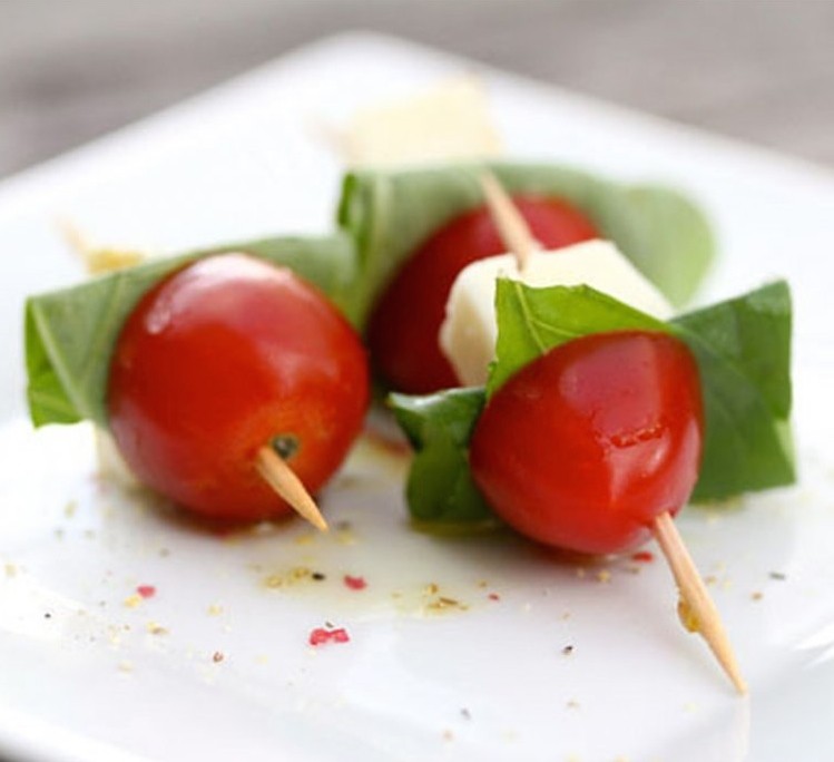 18 snacks d'été simples, rapides, sans cuisson et sans culpabilité 3 Brochette tomate mozza