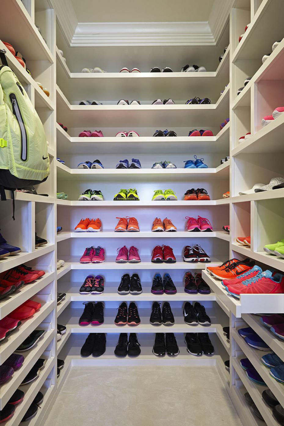 50 dressings qui vont vous faire tomber à la renverse 27 khloe-kardashian-veritable-sneakers-addict