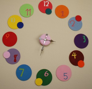 clock-from-wooden-circles