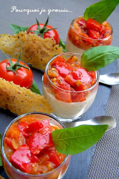 panna-cotta-au-parmesan-tomates-poivrons-et-tuiles-poivrees