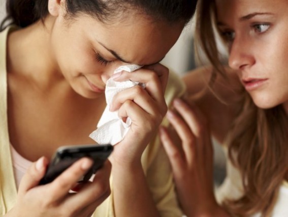 11 raisons pour lesquelles il ne faut pas se retenir de pleurer 2 10-choses-a-faire-pour-VRAIMENT-reconforter-une-amie-qui-vient-de-se-faire-larguer_width620-une-rupture