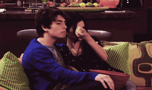 15 choses qui montrent que vous sortez avec la mauvaise personne 4 happybirthdayalexrusso-photo-798764730