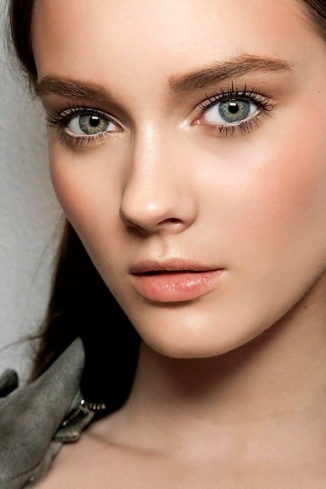 8 Façons d'utiliser un crayon blanc pour le maquillage: magique! 40