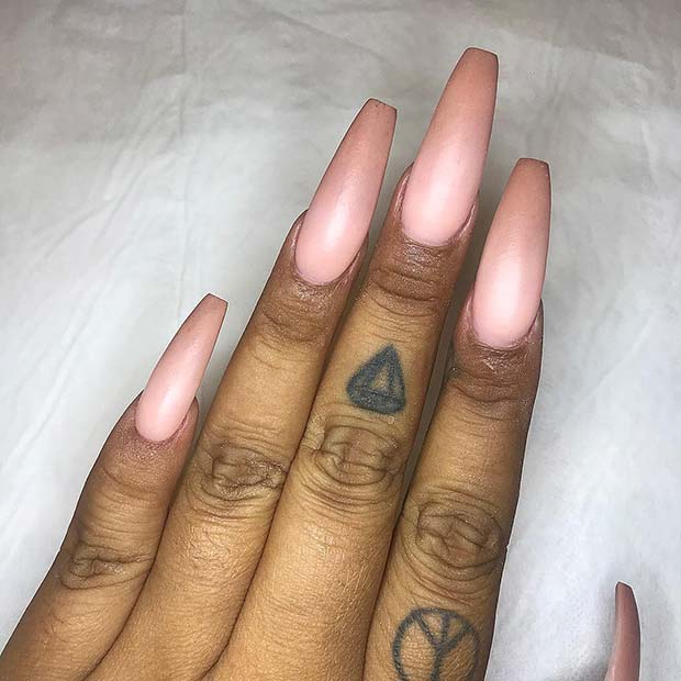 20 Idées sublimes pour des ongles nude 19