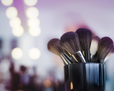 Comment bien entretenir vos pinceaux de maquillage? 25