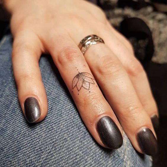 175 top idées de petits tatouages pour femmes 146