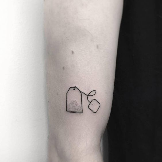 79 petits tatouages discrets et minimalistes qui prouvent que moins c'est plus 2