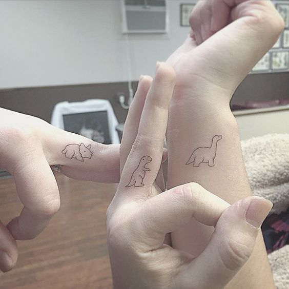 79 petits tatouages discrets et minimalistes qui prouvent que moins c'est plus 26