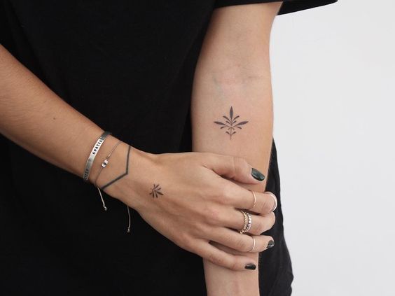 79 petits tatouages discrets et minimalistes qui prouvent que moins c'est plus 29