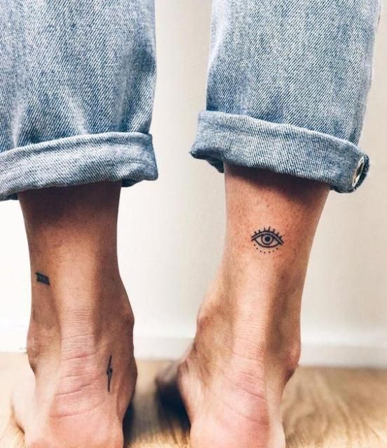 79 petits tatouages discrets et minimalistes qui prouvent que moins c'est plus 34
