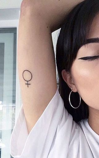 79 petits tatouages discrets et minimalistes qui prouvent que moins c'est plus 35
