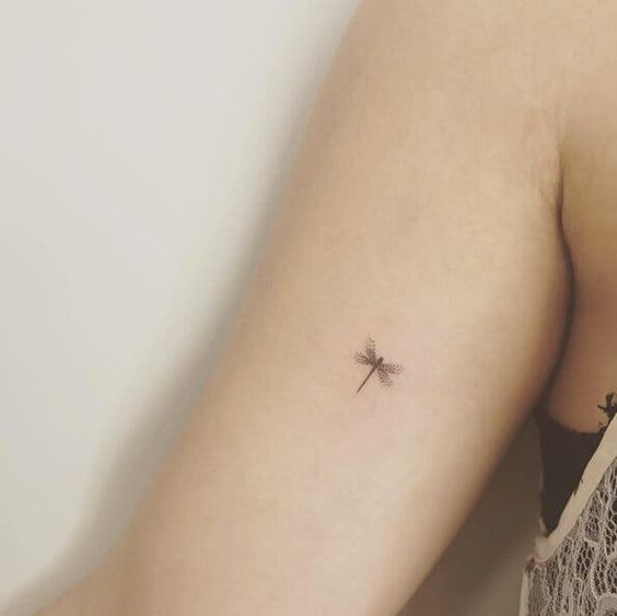 79 petits tatouages discrets et minimalistes qui prouvent que moins c'est plus 44 79 petits tatouages discrets et minimalistes qui prouvent que moins c'est plus 44