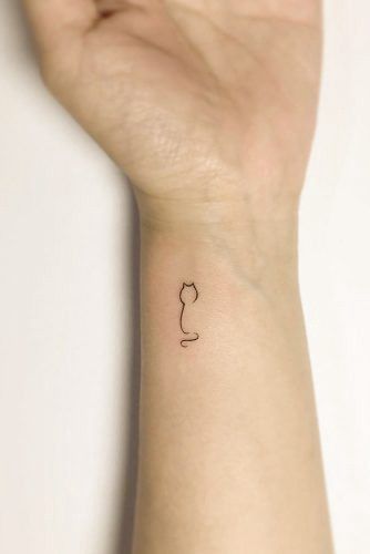 79 petits tatouages discrets et minimalistes qui prouvent que moins c'est plus 45 79 petits tatouages discrets et minimalistes qui prouvent que moins c'est plus 45