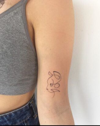 79 petits tatouages discrets et minimalistes qui prouvent que moins c'est plus 50