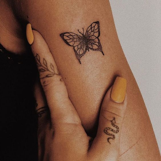 79 petits tatouages discrets et minimalistes qui prouvent que moins c'est plus 59 79 petits tatouages discrets et minimalistes qui prouvent que moins c'est plus 59