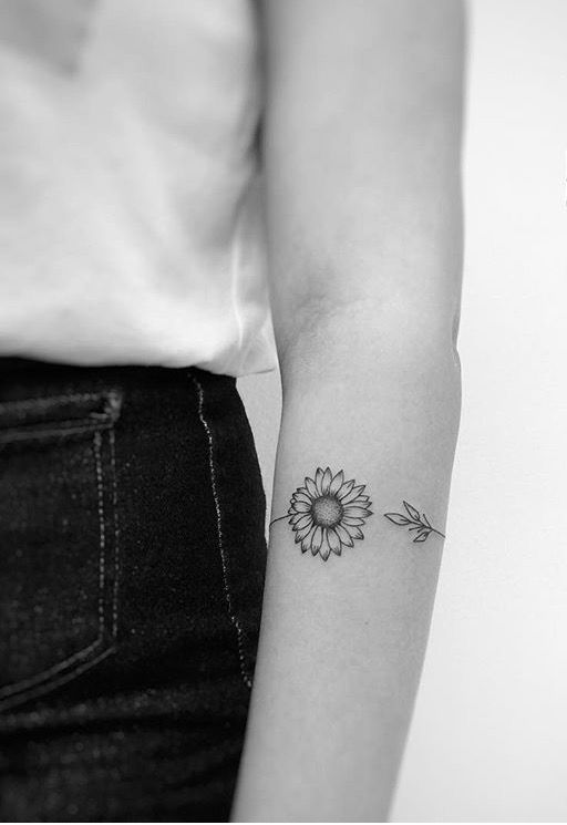 79 petits tatouages discrets et minimalistes qui prouvent que moins c'est plus 7