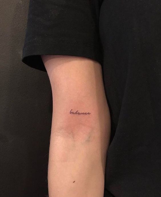 79 petits tatouages discrets et minimalistes qui prouvent que moins c'est plus 77