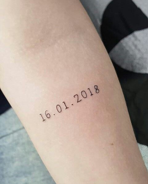 79 petits tatouages discrets et minimalistes qui prouvent que moins c'est plus 10 79 petits tatouages discrets et minimalistes qui prouvent que moins c'est plus 10