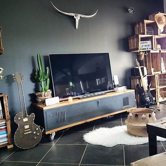 12 belles idées de meubles tv industriel noir et bois 3