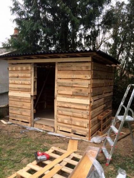 100 Cabanes en palettes à fabriquer soi-même 64 100 Cabanes en palettes à fabriquer soi-même 64