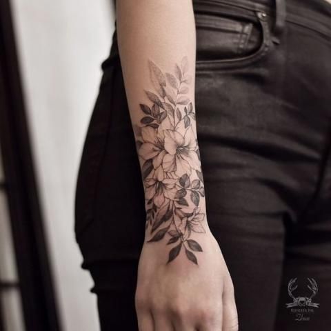 100 top idées de tatouages fleur 44