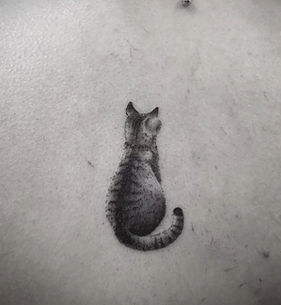 100 idées de tatouages pour les amoureux des chats 3