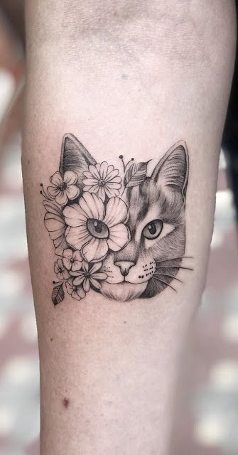 100 idées de tatouages pour les amoureux des chats 45