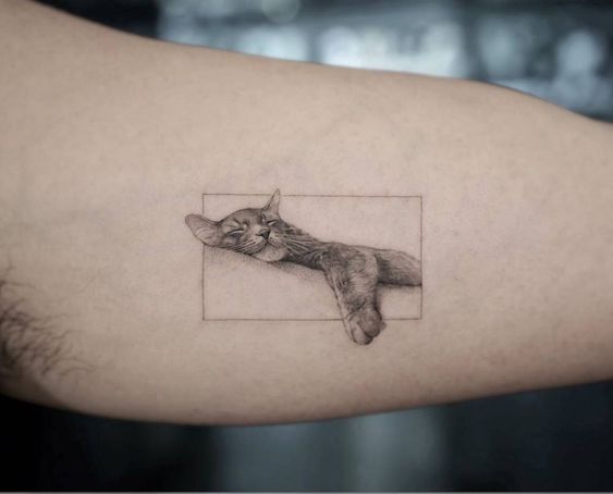100 idées de tatouages pour les amoureux des chats 59