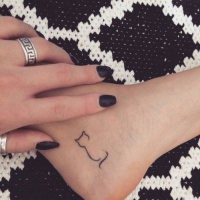 100 idées de tatouages pour les amoureux des chats 7