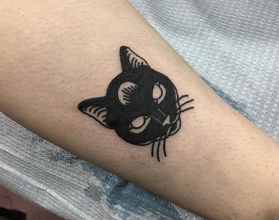100 idées de tatouages pour les amoureux des chats 62