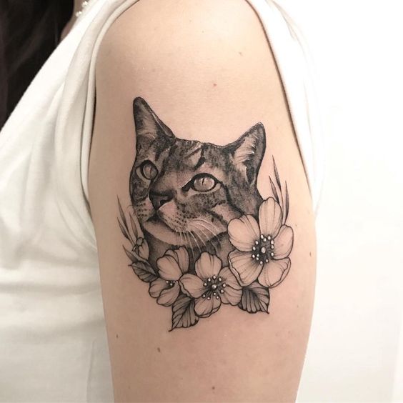 100 idées de tatouages pour les amoureux des chats 70