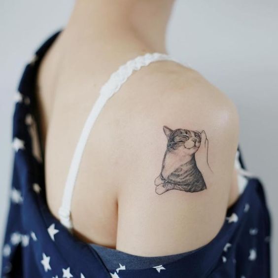 100 idées de tatouages pour les amoureux des chats 82