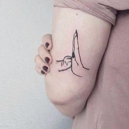 100 idées de tatouages pour les amoureux des chats 10