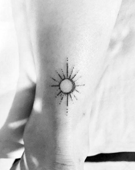 100 top idées de tatouages soleil 6
