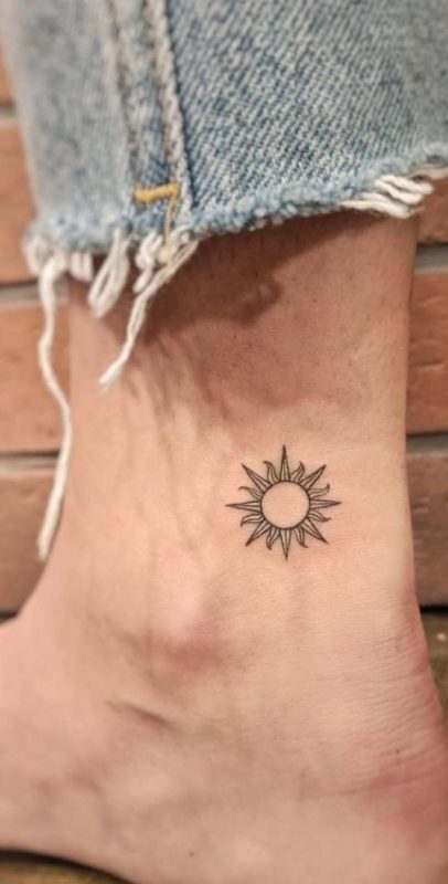 100 top idées de tatouages soleil 30