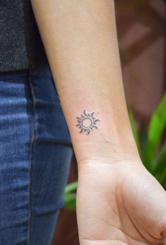 100 top idées de tatouages soleil 34