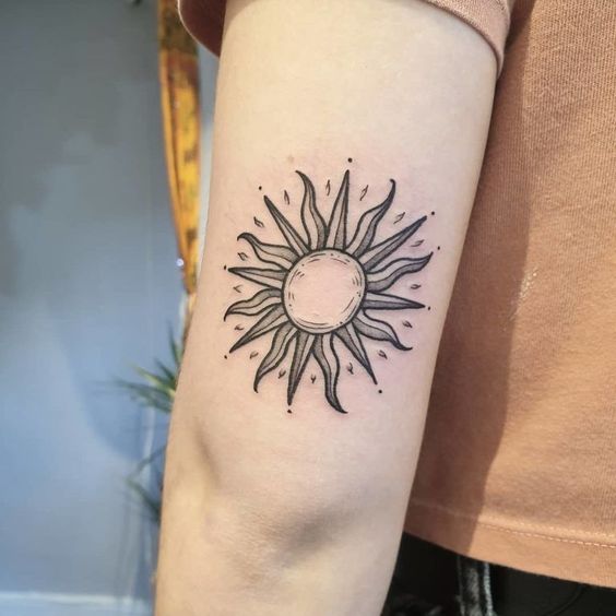 100 top idées de tatouages soleil 48