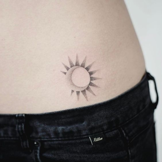 100 top idées de tatouages soleil 82
