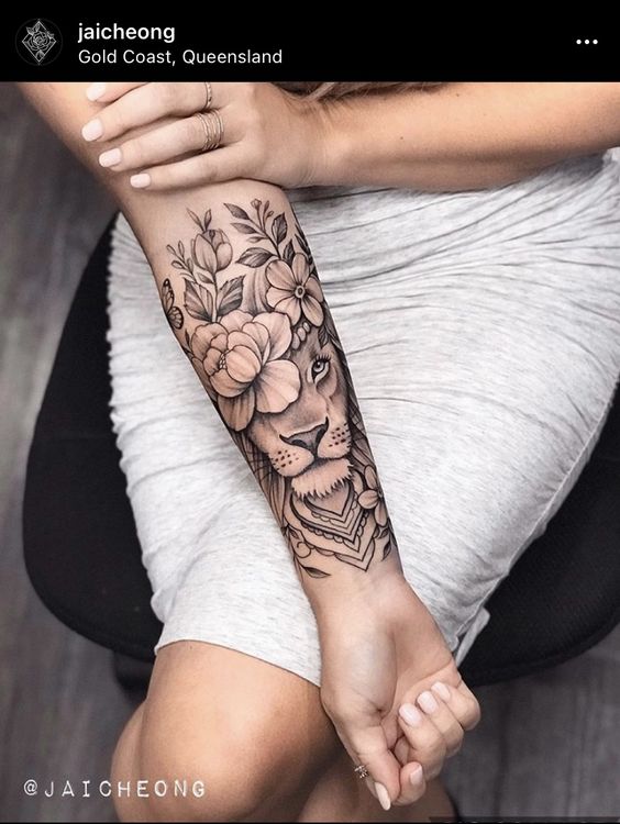 100 top idées de tatouages lion femme 51