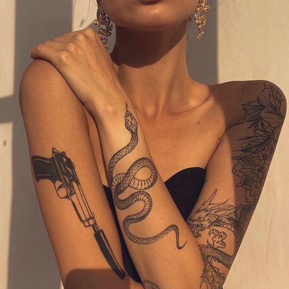 175 top idées de tatouages bras pour femme 13