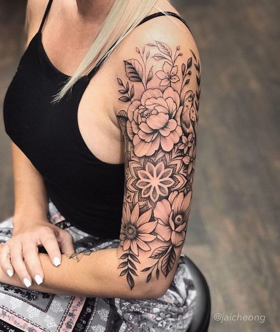 175 top idées de tatouages bras pour femme 128