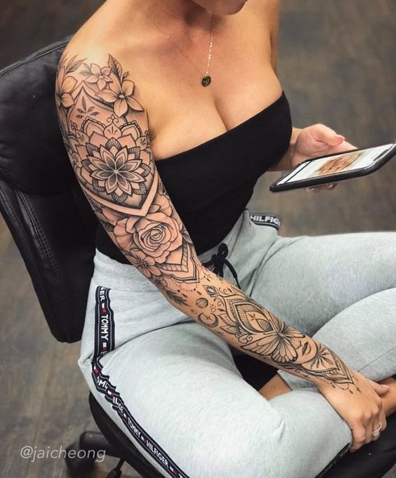 175 top idées de tatouages bras pour femme 14
