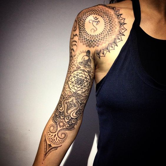 175 top idées de tatouages bras pour femme 152