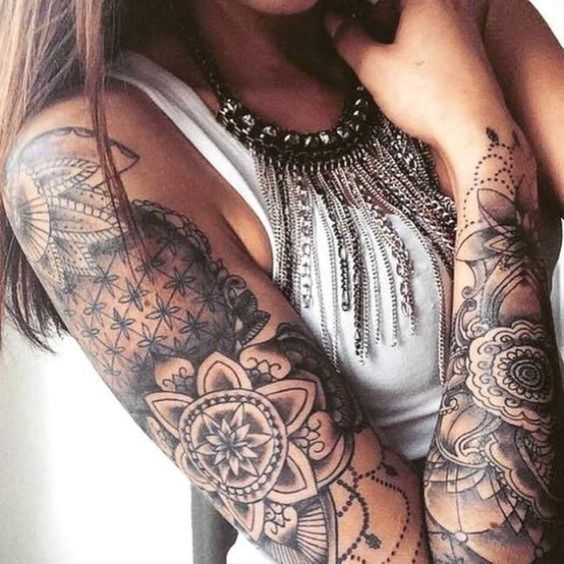 175 top idées de tatouages bras pour femme 15