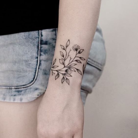 175 top idées de tatouages bras pour femme 160