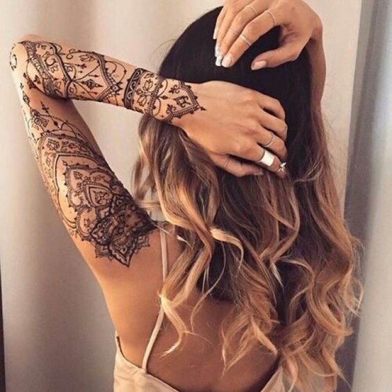 175 top idées de tatouages bras pour femme 21