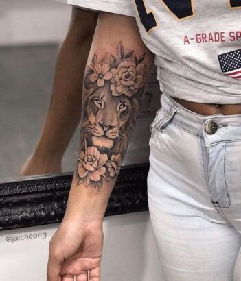 175 top idées de tatouages bras pour femme 28
